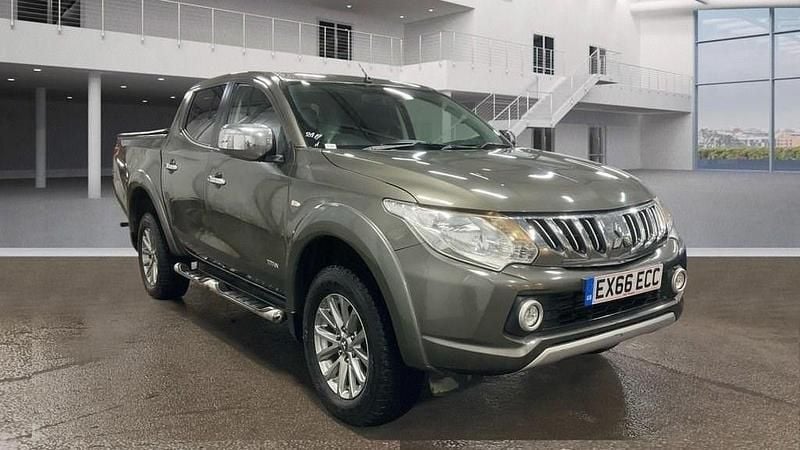 Green Used 2016 Mitsubishi L200 Pickup | £11,450 (Super price) - Image 1/4