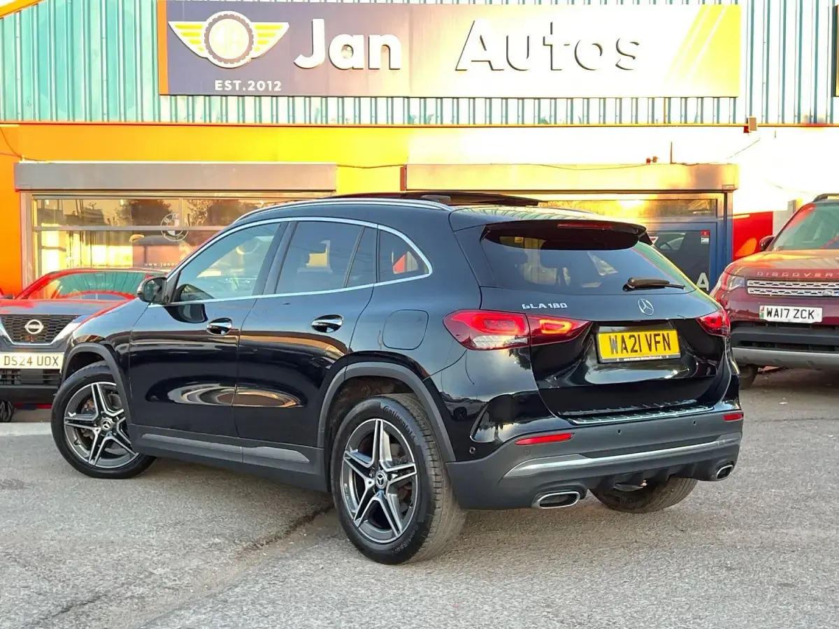 Usado Mercedes GLA180 AMG Line Premium Plus 2021 Preto SUV