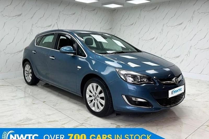 Blue Used 2013 Vauxhall Astra Elite Hatchback | £2,895 (Good price) - Image 1/1