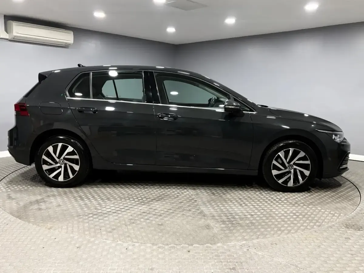 Second-hand VW Golf VIII Style 204 CP (150 kW) 2023 Gri Hatchback