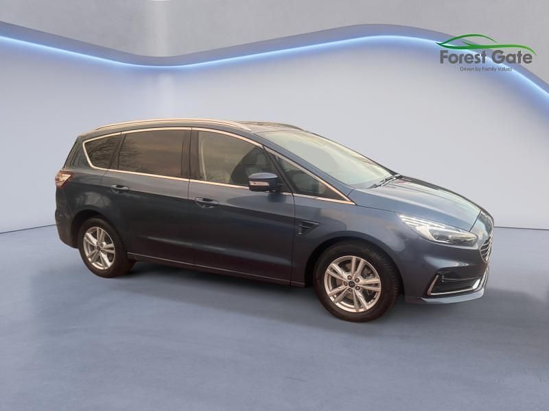 Used Ford S-MAX Titanium 150 HP (110 kW) 2022 Blue MPV