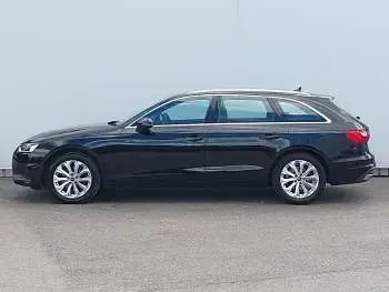 Używany Audi A4 Comfort 163 KM (119 kW) 2023 Czarny Kombi