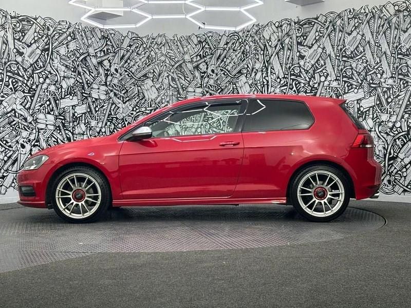 Used VW Golf VII R-line Edition 150 HP (110 kW) 2016 Red Hatchback