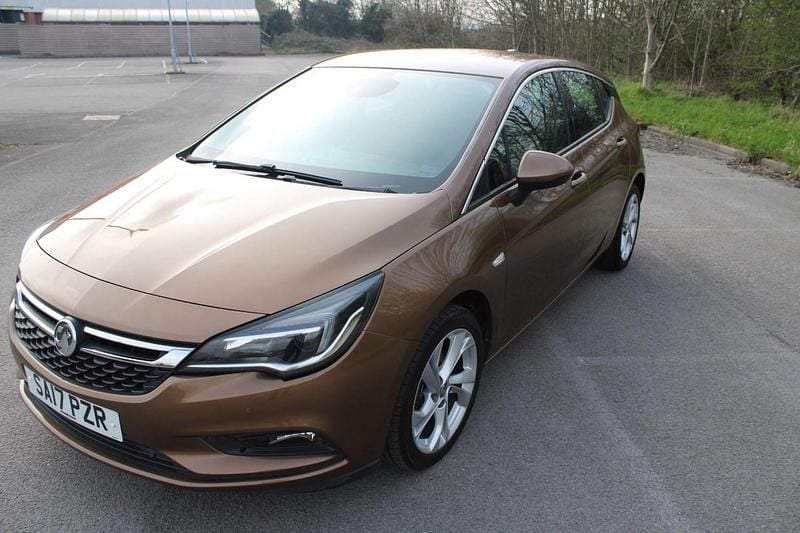 Used Vauxhall Astra SRi 150 HP (110 kW) 2017 Bronze Hatchback
