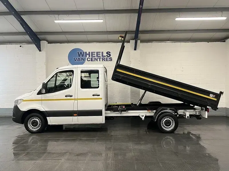 Used Mercedes Sprinter Progressive 143 HP (105 kW) 2023 White Van