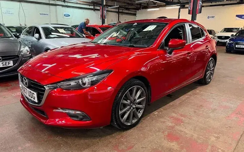 Used Mazda 3 Inclusive 120 HP (88 kW) 2017 Red Hatchback