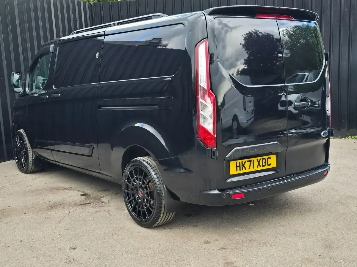 Used Ford Transit Custom Limited 130 HP (95 kW) 2021 Black Van