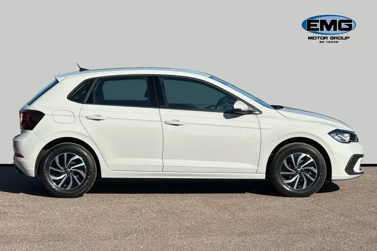 Begagnad VW Polo Life 95 HK (69 kW) 2023 Grå Halvkombi