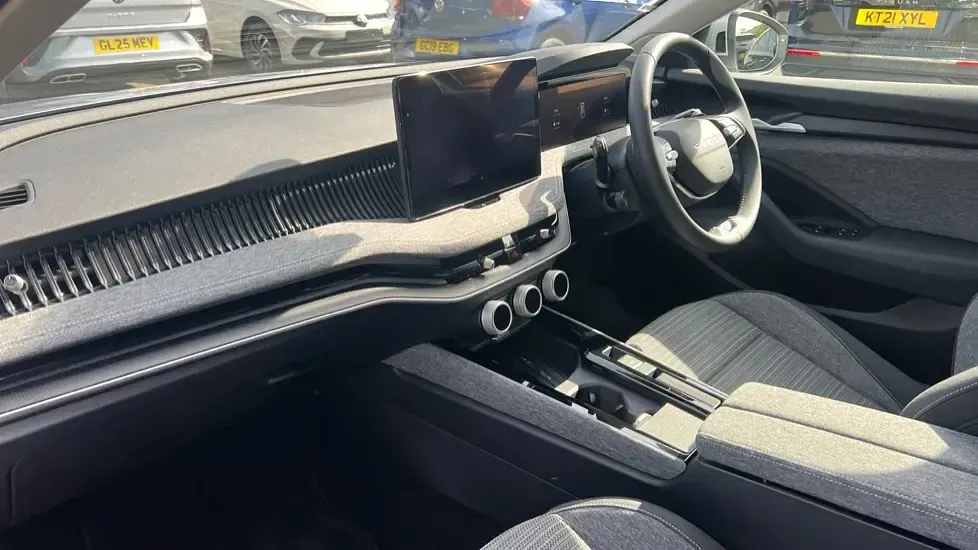 Used Skoda Superb SE Technology 150 HP (110 kW) 2026 Silver