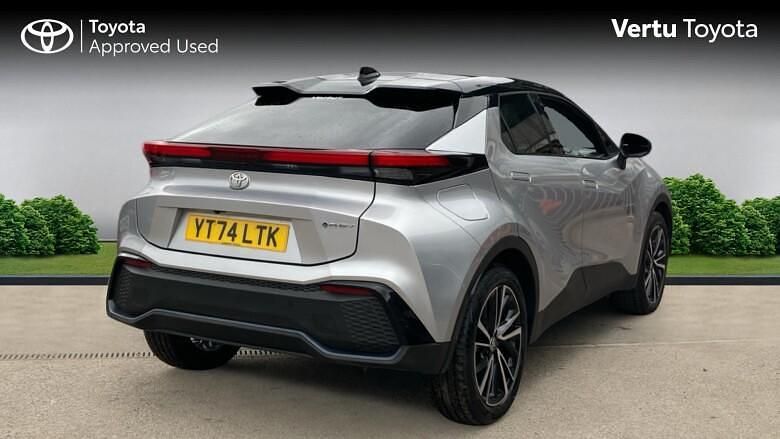 Used Toyota C-HR 223 HP (164 kW) 2024 Silver SUV