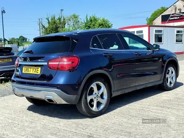 Used Mercedes GLA250 Premium Plus 211 HP (155 kW) 2018 Blue SUV