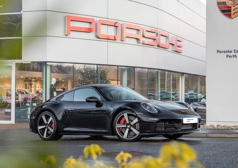 Jet black metallic Used 2025 Porsche 911 Carrera 4S Coupe | £130,900 (Fair price) - Image 1/4