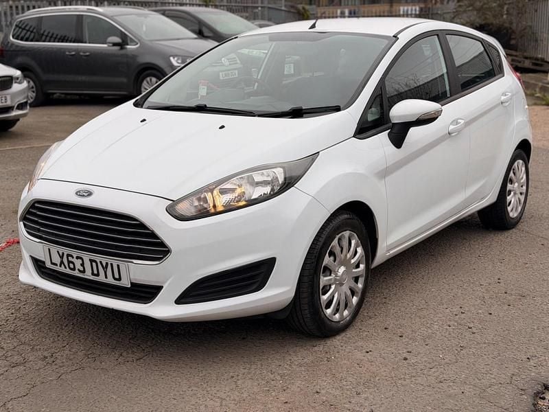 Used Ford Fiesta Style 2013 White Hatchback