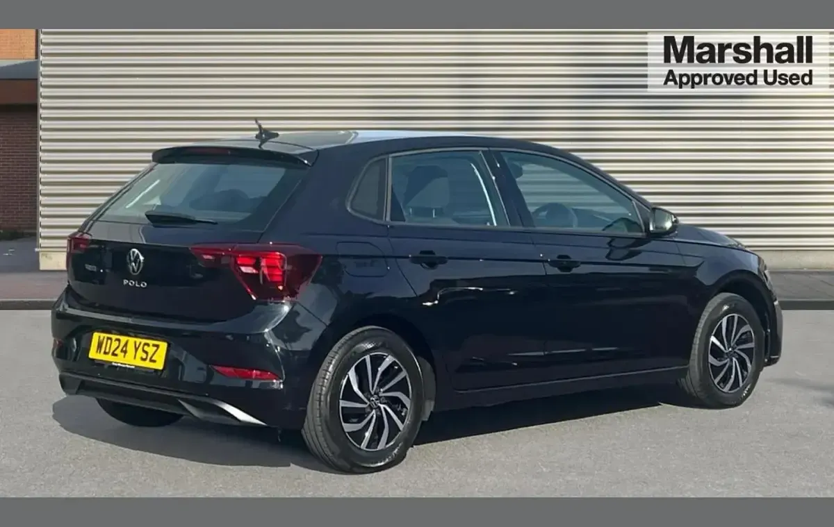 Used VW Polo Life 95 HP (69 kW) 2024 Black Hatchback