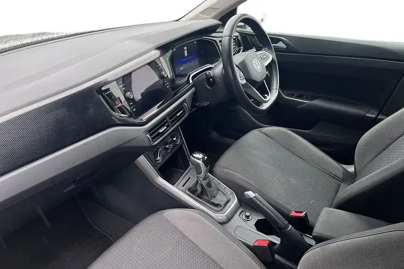 Used VW Polo Life 95 HP (69 kW) 2022 White Hatchback