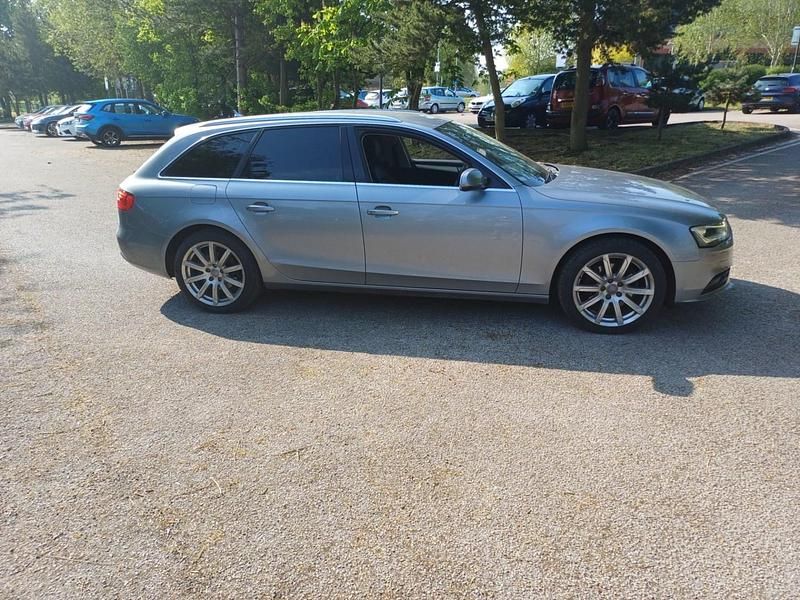 Begagnad Audi A4 150 HK (110 kW) 2015 Grå Kombi