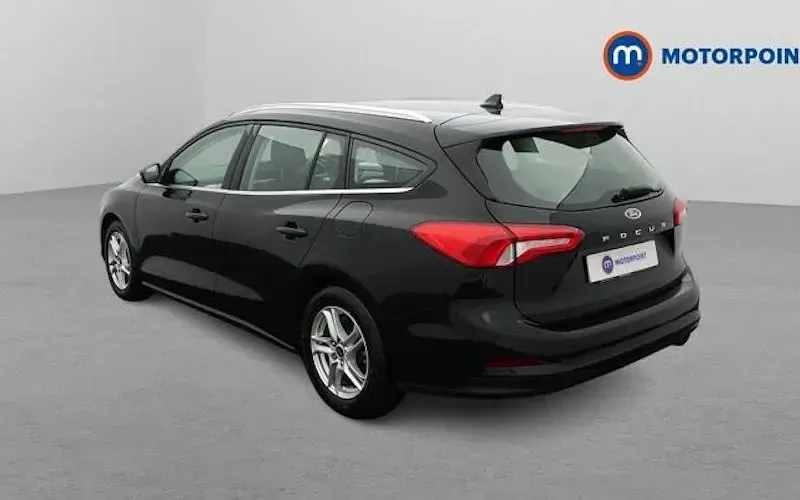 Used Ford Focus Zetec 101 HP (74 kW) 2020 Black Estate