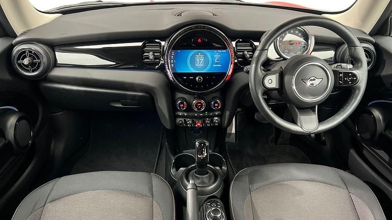 Used Mini Cooper Classic 134 HP (98 kW) 2022 Red Hatchback