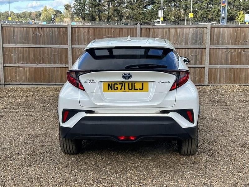 Used Toyota C-HR Design 122 HP (89 kW) 2022 White SUV