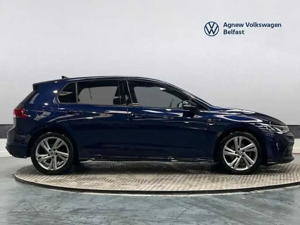 Used VW Golf VIII R-line 150 HP (110 kW) 2022 Blue Hatchback