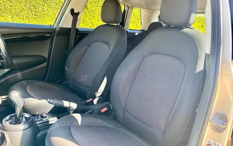 Używany Mini Cooper Hatch 136 KM (100 kW) 2018 Biały Hatchback