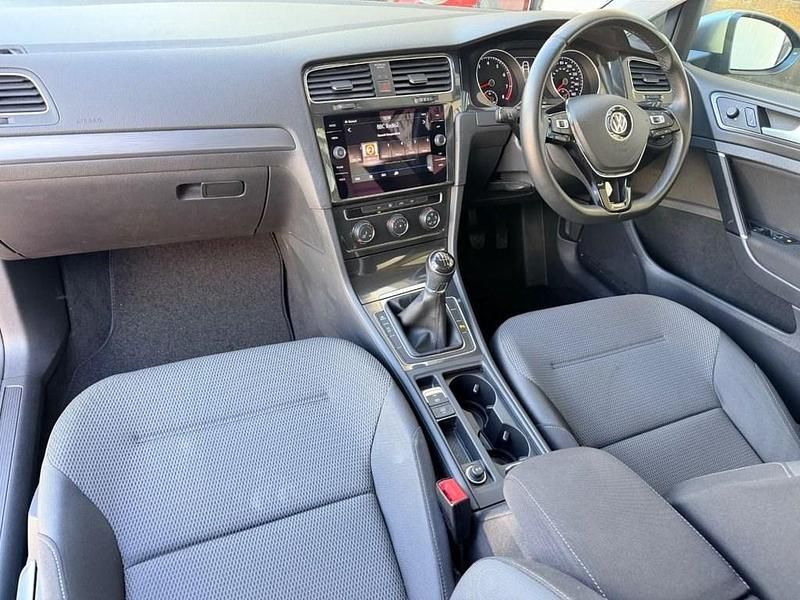 Second-hand VW Golf VII SE 125 CP (91 kW) 2017 Argintiu Break