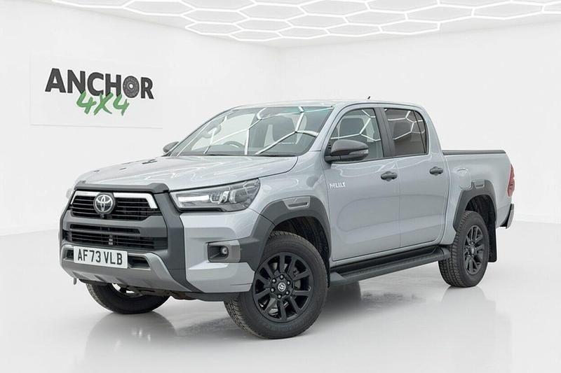 Used Toyota HiLux 204 HP (150 kW) 2023 Silver Pickup