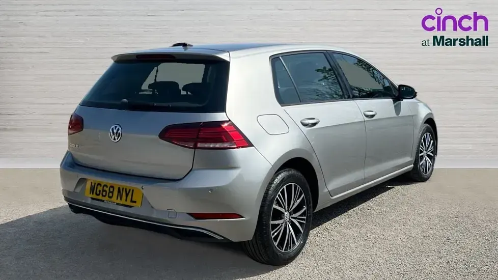 Used VW Golf VII SE 115 HP (84 kW) 2018 Tungsten silver metallic