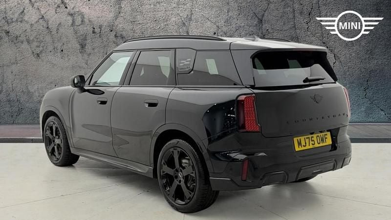 Używany Mini Countryman 215 KM (158 kW) 2025 Czarny SUV