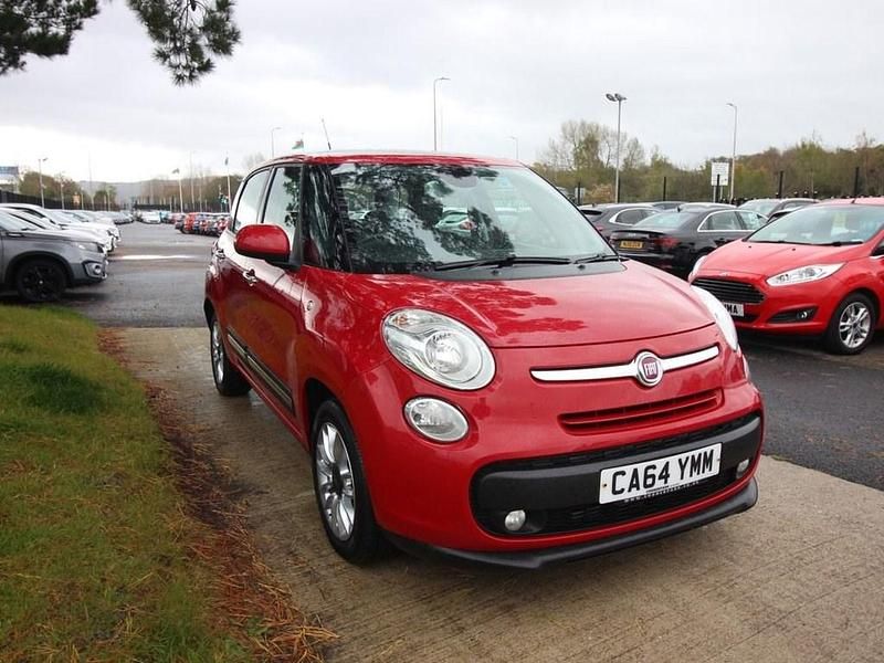 Red Used 2014 Fiat 500L Lounge MPV | £3,150 (Good price) - Image 1/4