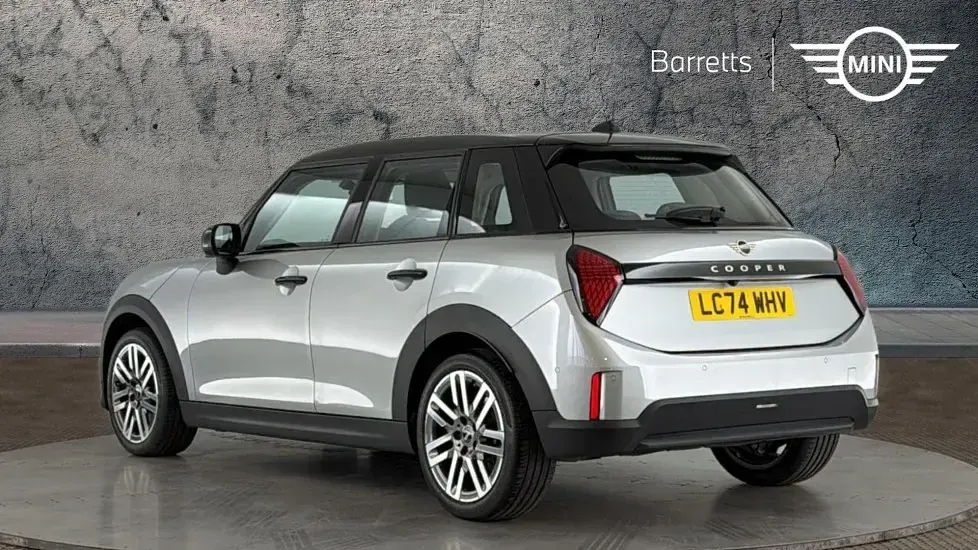Used Mini Cooper Hatch 154 HP (113 kW) 2024 Silver Hatchback
