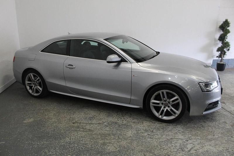 Second-hand Audi A5 S-Line 177 CP (130 kW) 2014 Argintiu Coupe