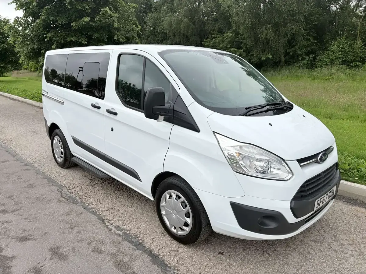 Used Ford Tourneo Zetec 105 HP (77 kW) 2017 White MPV
