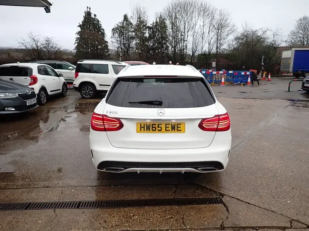 Used Mercedes C200 AMG line 2015 White Estate