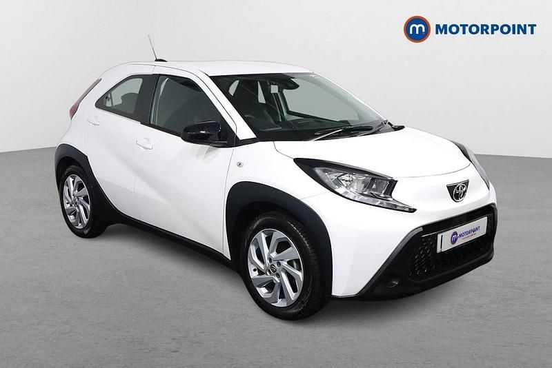 Used Toyota Aygo X PURE 2023 White SUV