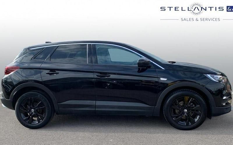 Used Vauxhall Grandland X SRi 131 HP (96 kW) 2021 SUV