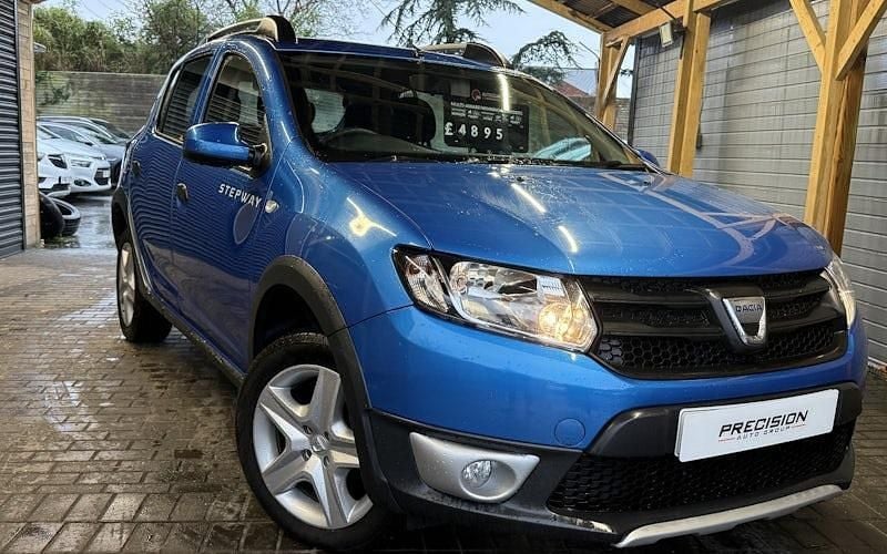 Used 2016 Dacia Sandero Ambiance Hatchback | £4,895 (Fair price) - Image 1/4