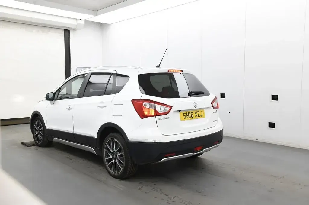 Used Suzuki SX4 SZ5 2016 White Hatchback
