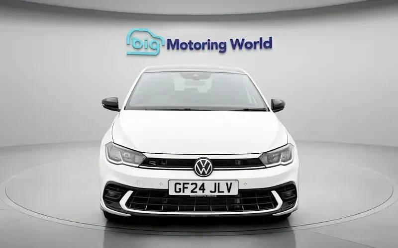 Begagnad VW Polo R-line 110 HK (80 kW) 2024 Vit Halvkombi