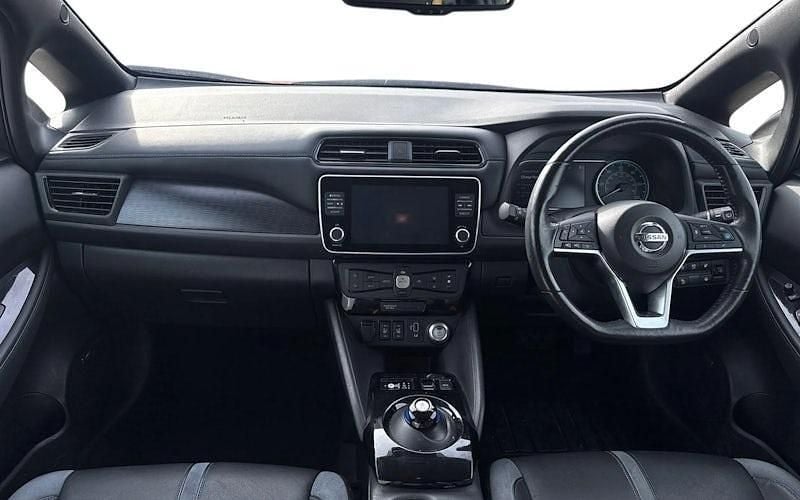 Used Nissan Leaf S 160 kW (218 HP) 2020 Red Hatchback