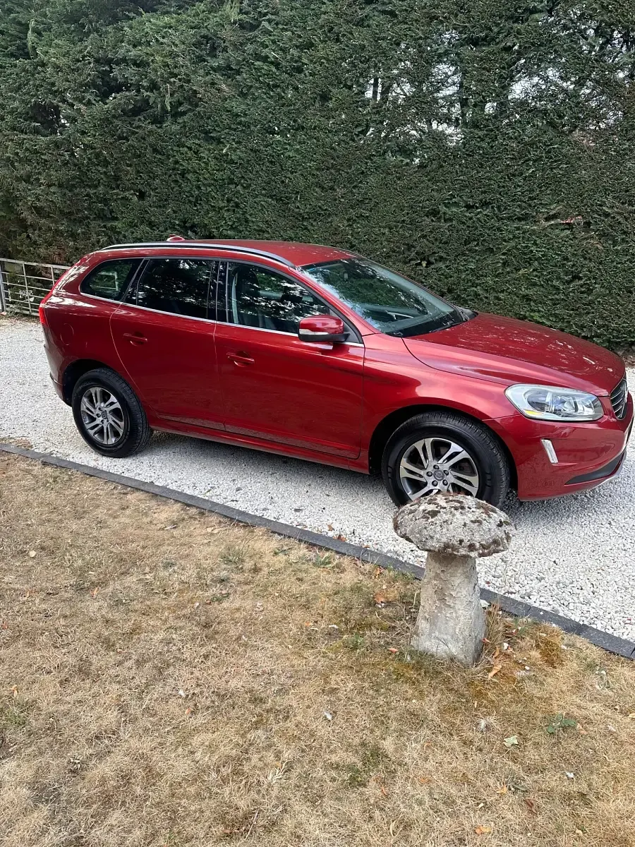 Used Volvo XC60 SE 181 HP (133 kW) 2014 Red SUV