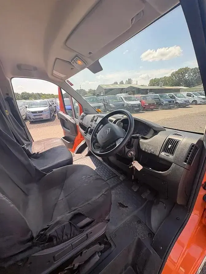 Used Citroën Relay 120 HP (88 kW) 2021 Orange Van