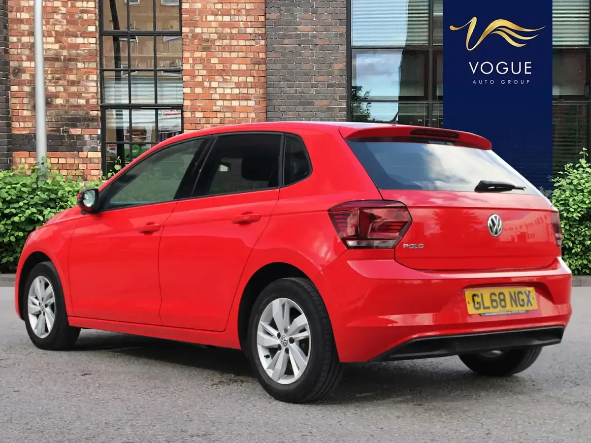 Used VW Polo SE 65 HP (47 kW) 2018 Red Hatchback
