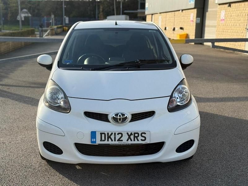 Begagnad Toyota Aygo 2012 Vit Halvkombi