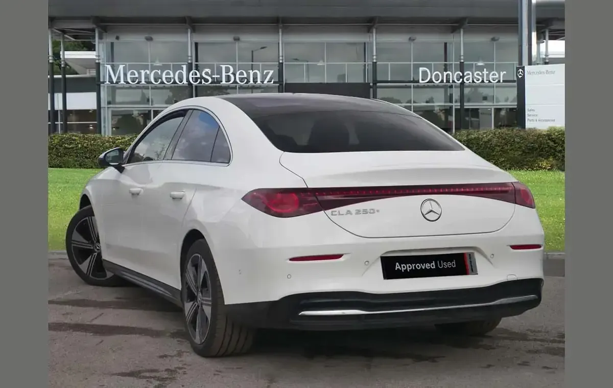 Usado Mercedes CLA 250+ 200 kW (272 HP) 2025 Branco Sedan
