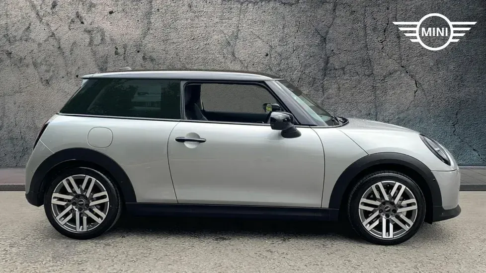 New Mini Cooper Hatch 113 kW (154 HP) 2025 Silver Hatchback