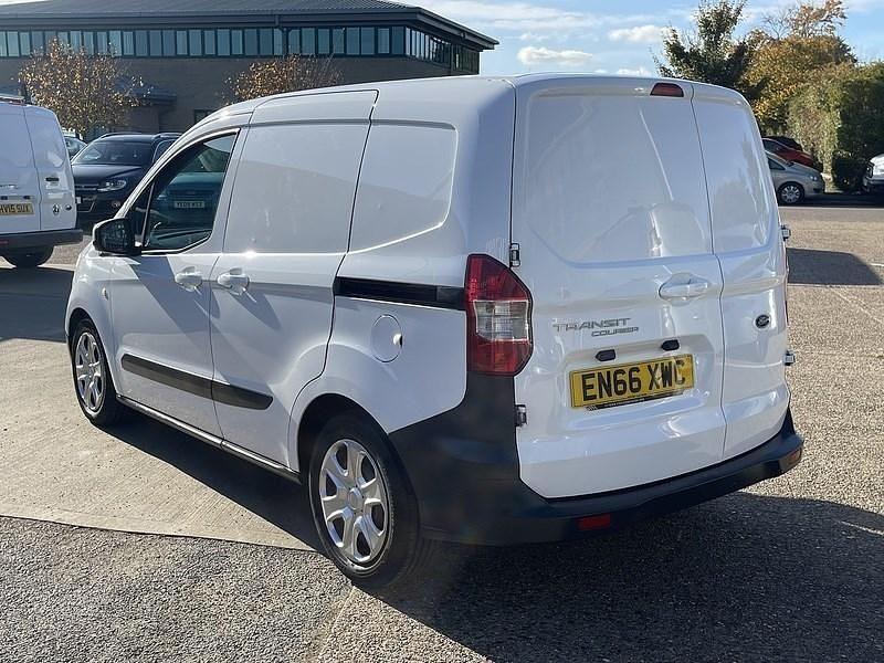 Used Ford Transit Trend 2017 White Van
