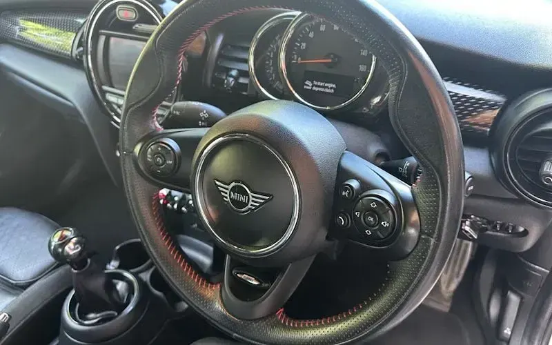 Used Mini Cooper S Hatch 192 HP (141 kW) 2019 White Hatchback