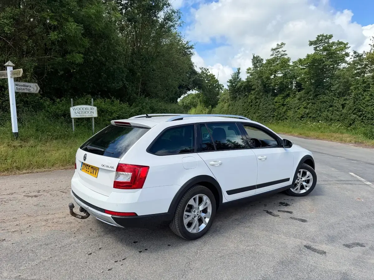 Used Skoda Octavia Scout 4x4 150 HP (110 kW) 2015 White Estate