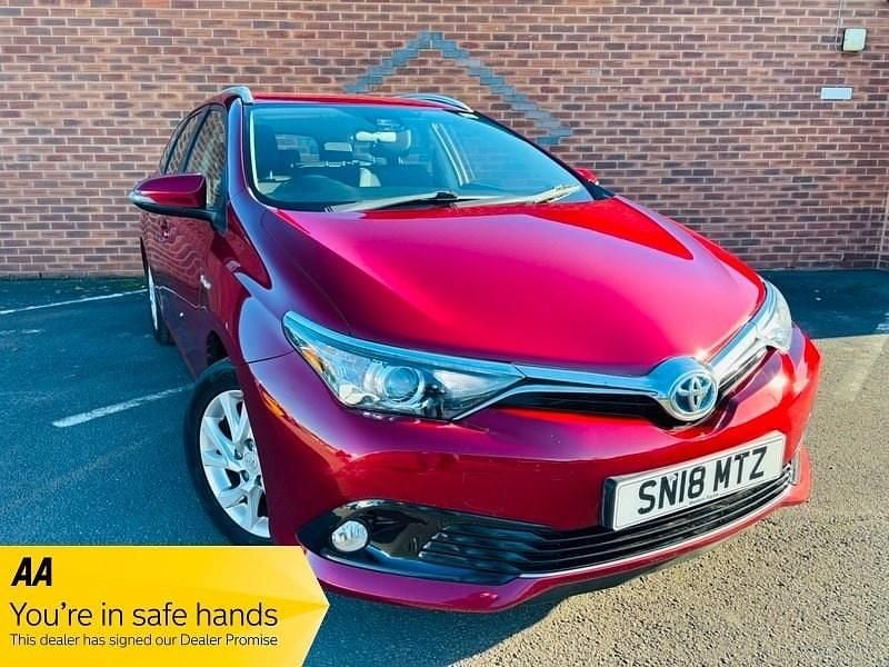 Red Used 2018 Toyota Auris Hybrid Estate | £10,489 (Fair price) - Image 1/4